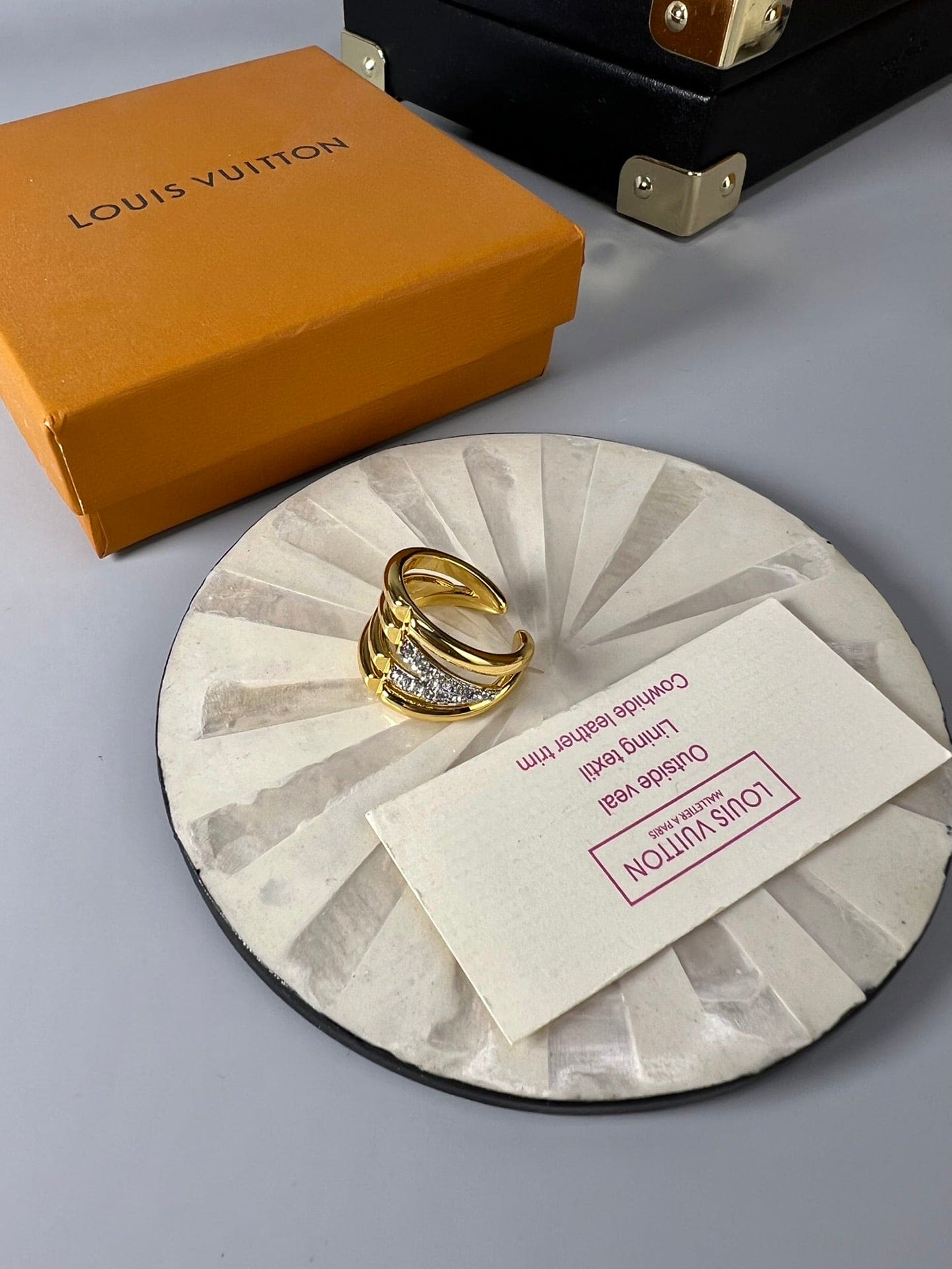 18K Louis Vuitton Volt Upside Down Diamonds Ring