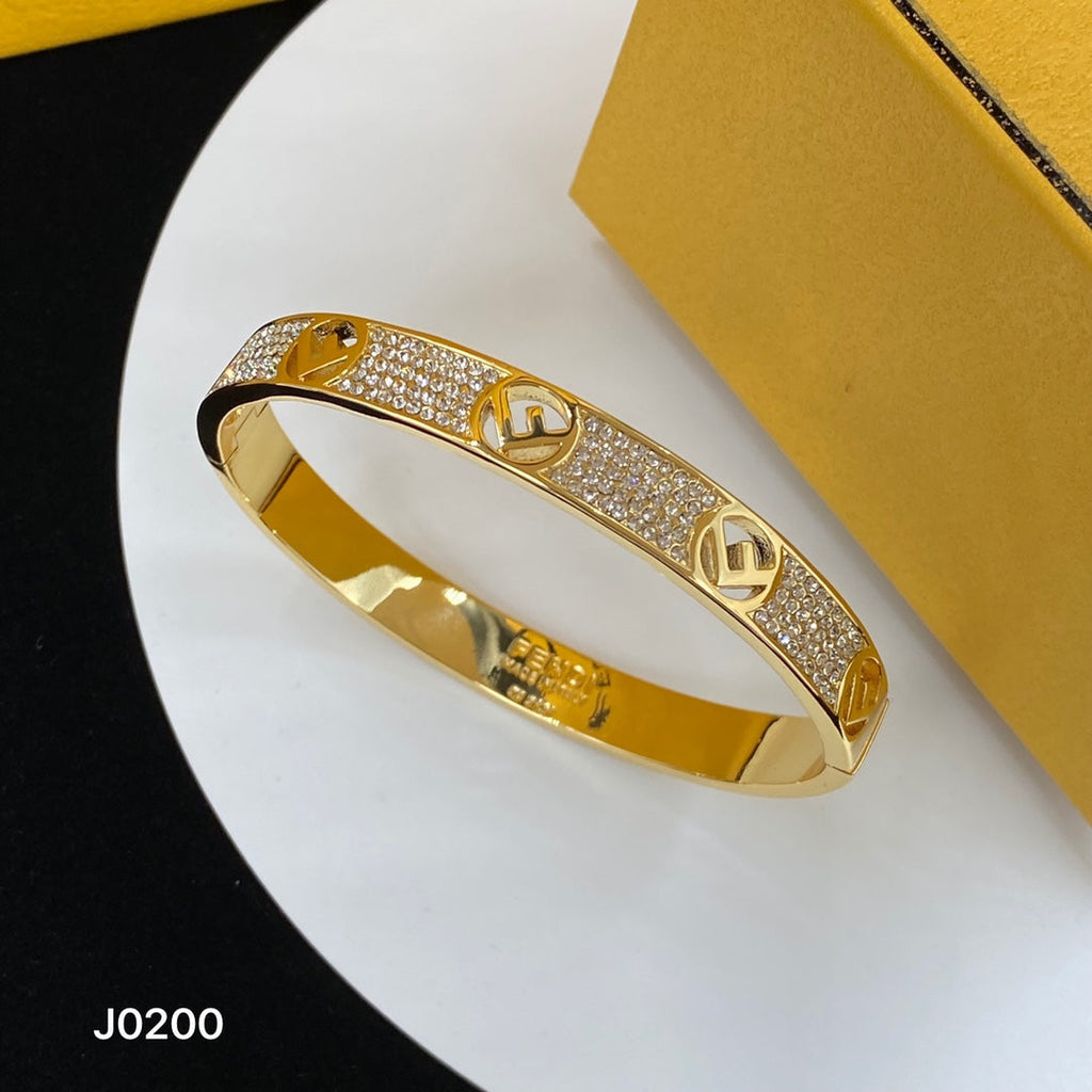 18K Fendi Is Bracelet
